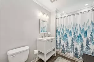 301 Lewis Ave, Jeannette, PA 15644 - Photo 12