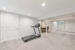 301 Lewis Ave, Jeannette, PA 15644 - Photo 16