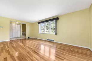 524 Rainier Dr, Pittsburgh, PA 15239 - Photo 6