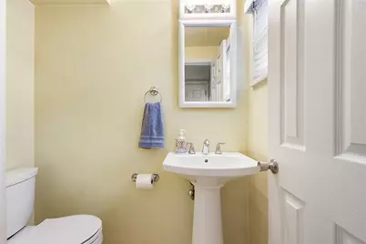 524 Rainier Dr, Pittsburgh, PA 15239 - Photo 18