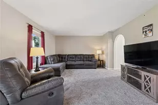 1107 Arrowhead Dr, South Strabane, PA 15301 - Photo 4