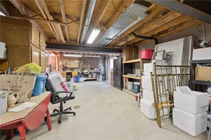 107 Jennie Dr, Lancaster Township, PA 16037 - Photo 10