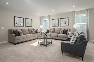 2115 Pebble Ln, Hempfield Township, PA 15601 - Photo 4