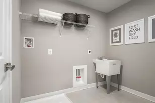 2115 Pebble Ln, Hempfield Township, PA 15601 - Photo 10