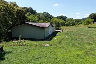 1041 Barr Run Rd, West Bethlehem, PA 15345 - Photo 4