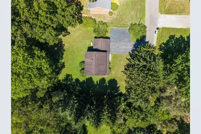 450 Greenwood Dr, Hermitage, PA 16148 - Photo 2