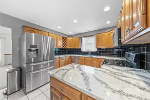 2420 Bonnie Dell Dr, South Park, PA 15129 - Photo 6