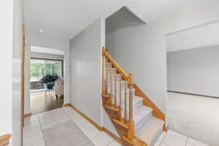 2420 Bonnie Dell Dr, South Park, PA 15129 - Photo 4