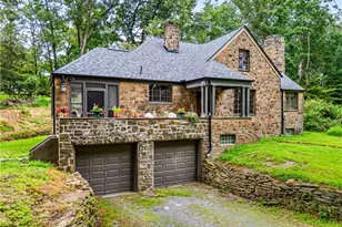 2501 Oakwood Rd, Pittsburgh, PA 15116 - Photo 1