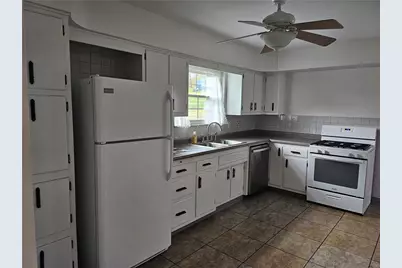 124 Clover Dr, Center Township, PA 15061 - Photo 6
