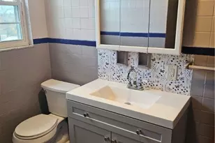 124 Clover Dr, Center Township, PA 15061 - Photo 10