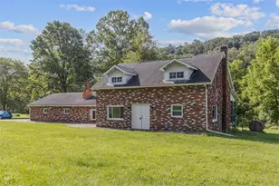 564 Bartleyville Rd, Hanover Township, PA 15021 - Photo 2