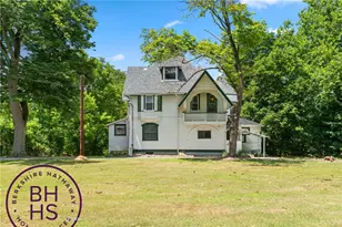 727 W Beaver, Zelienople, PA 16063 - Photo 1