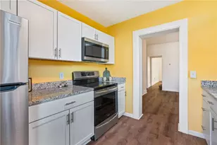 22 Edith Pl, Pittsburgh, PA 15213 - Photo 12