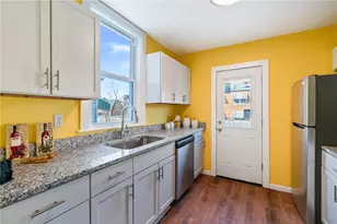 22 Edith Pl, Pittsburgh, PA 15213 - Photo 10