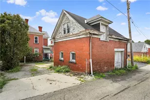 427 E Pittsburgh St, Greensburg, PA 15601 - Photo 2