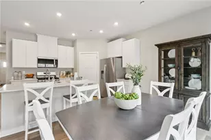 1012 Lindsay Rd, Scott Township, PA 15106 - Photo 8