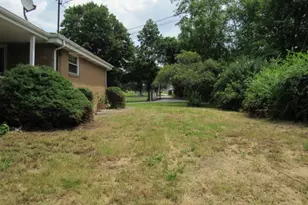 211 10th St, Derry Township, PA 15620 - Photo 6