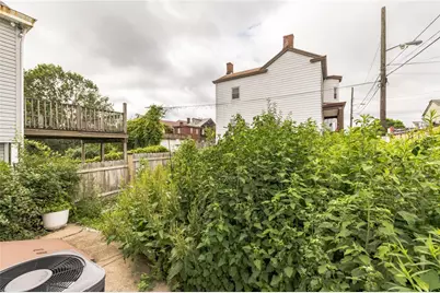 2318 Eccles St, Pittsburgh, PA 15210 - Photo 18