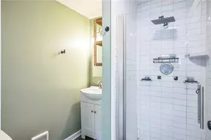 2318 Eccles St, Pittsburgh, PA 15210 - Photo 14