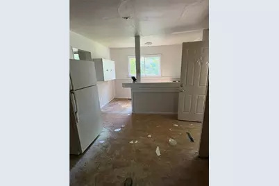 2775 Zephyr Ave, Pittsburgh, PA 15204 - Photo 4