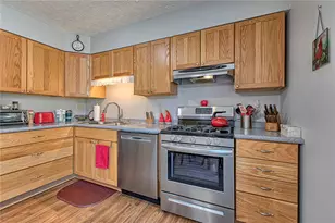 666 Georgetowne Village, White Township, PA 15701 - Photo 6