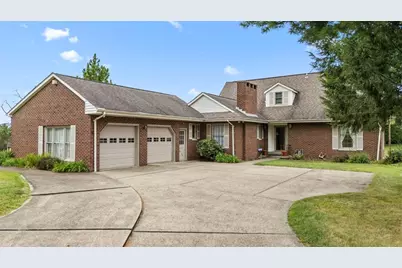 377 Claremont Dr, New Kensington, PA 15068 - Photo 1