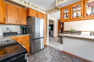 1954 Outlook Dr, Pittsburgh, PA 15147 - Photo 10