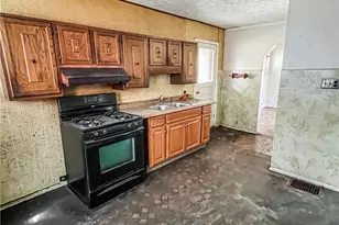 417 Hays Ave, Pittsburgh, PA 15210 - Photo 12