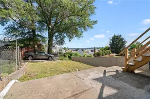 2313 Eccles St, Pittsburgh, PA 15210 - Photo 24