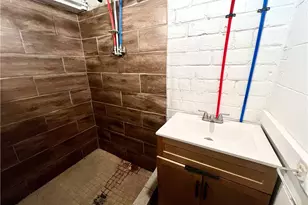 307 W Wabash Ave, New Castle, PA 16102 - Photo 20