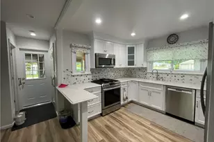 110 Ellis Ave, Hermitage, PA 16148 - Photo 10