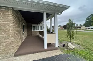 110 Ellis Ave, Hermitage, PA 16148 - Photo 32