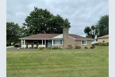 110 Ellis Ave, Hermitage, PA 16148 - Photo 1