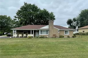 110 Ellis Ave, Hermitage, PA 16148 - Photo 1