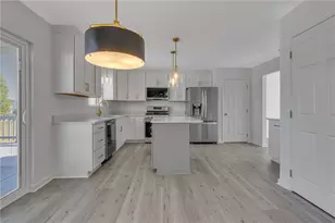 111 McCracken Dr, Center Township, PA 15061 - Photo 4