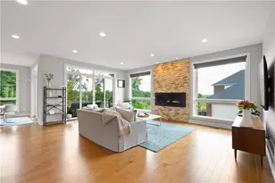 9810 Sumner Dr, Pittsburgh, PA 15101 - Photo 4