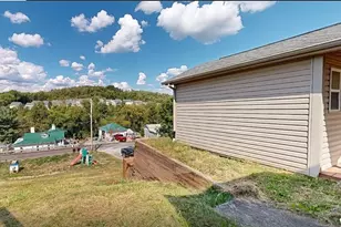 2230 McKees Rocks Rd, Robinson Twp, PA 15136 - Photo 4