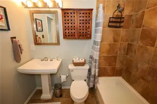 53 Holt St, Pittsburgh, PA 15203 - Photo 14