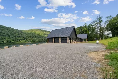 1060 Wattersonville Rd, Washington Township, PA 16218 - Photo 1