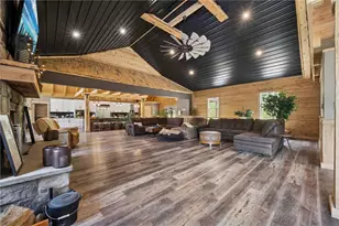 1060 Wattersonville Rd, Washington Township, PA 16218 - Photo 14