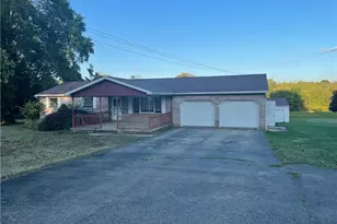 33 Hogue Rd, Shenango Township, PA 16159 - Photo 1