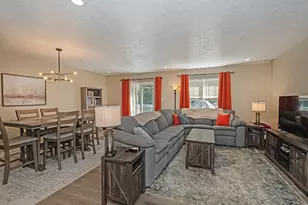 1023 Royal Dr, North Strabane, PA 15317 - Photo 6