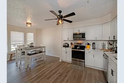 1023 Royal Dr, North Strabane, PA 15317 - Photo 10