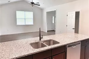 140 Rosemary Ln, Economy, PA 15005 - Photo 4