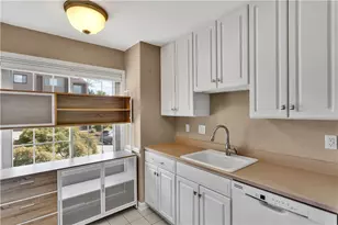 48 Bethany Dr, Pittsburgh, PA 15215 - Photo 16