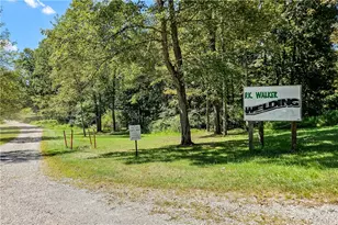 466 Walker Dr, Center Township-Homer City, PA 15701 - Photo 4