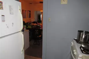 529 E Warrington Ave, Pittsburgh, PA 15210 - Photo 12