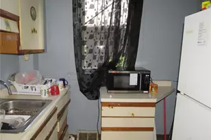 529 E Warrington Ave, Pittsburgh, PA 15210 - Photo 10