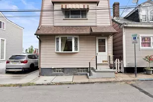 2703 Burham St, Pittsburgh, PA 15203 - Photo 2